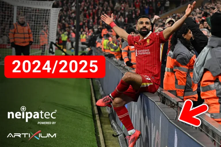 Neipatec à Anfield : joueur en maillot rouge assis sur le système LED périmétrique, saison 2024/2025