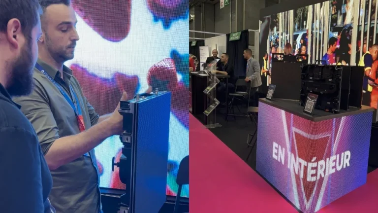 Montage de deux hommes manipulant une dalle LED et du comptoir LED allumé du stand