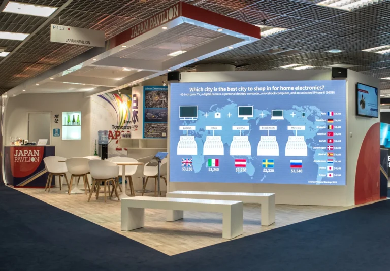 Écran LED salon professionnel : mur LED Beryl sur un stand