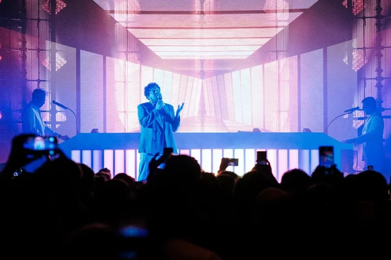 Polo & Pan concert in front of LED walls