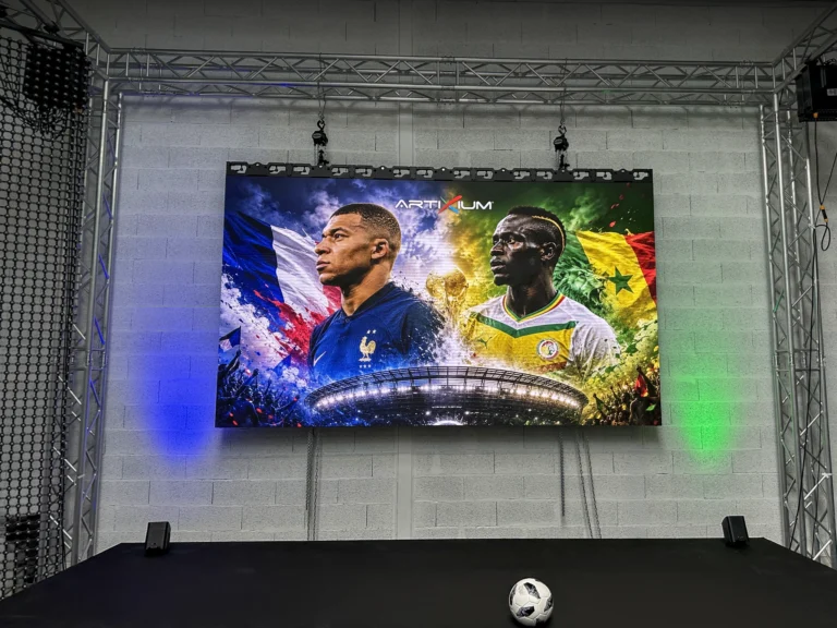 Coupe du Monde : 6 écrans LED pour suivre les Bleus au showroom