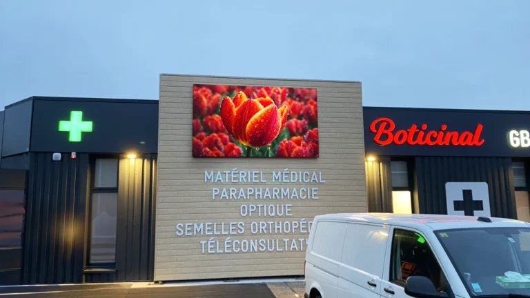 Thorite 3, écran LED extérieur en situation